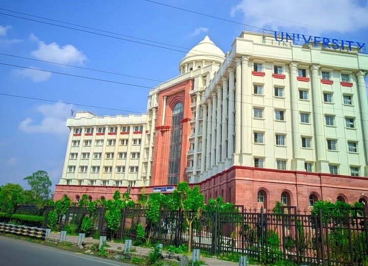 Babu Banarasi Das University Lucknow Academic photo 3